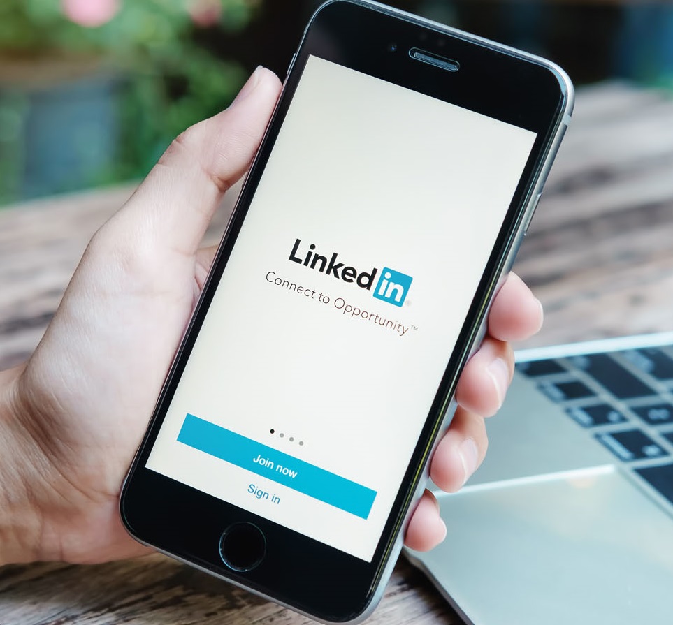 Linkedin Rolls Out Reviews And Ratings To User Profiles